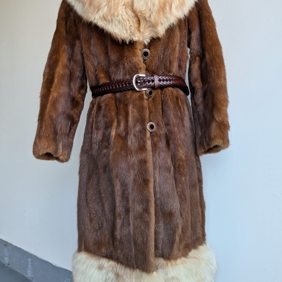 Vintage Mink Fur Coat With Fox Fur Collar And Trim - Picture 4 of 16